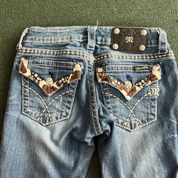 Miss Me Jeans Women’s 26 straight leg stretch blue denim cow print pocket pants - Picture 3 of 9